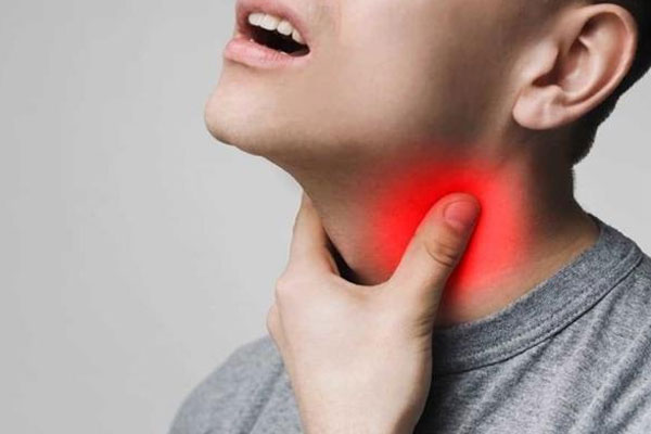 Khàn tiếng là triệu chứng điển hình của bệnh hạt xơ dây thanh